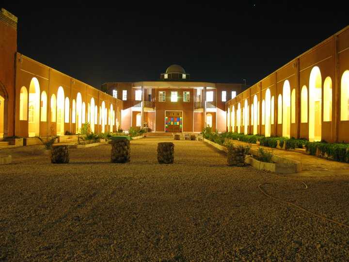 هتل بالی خورو بیابانک