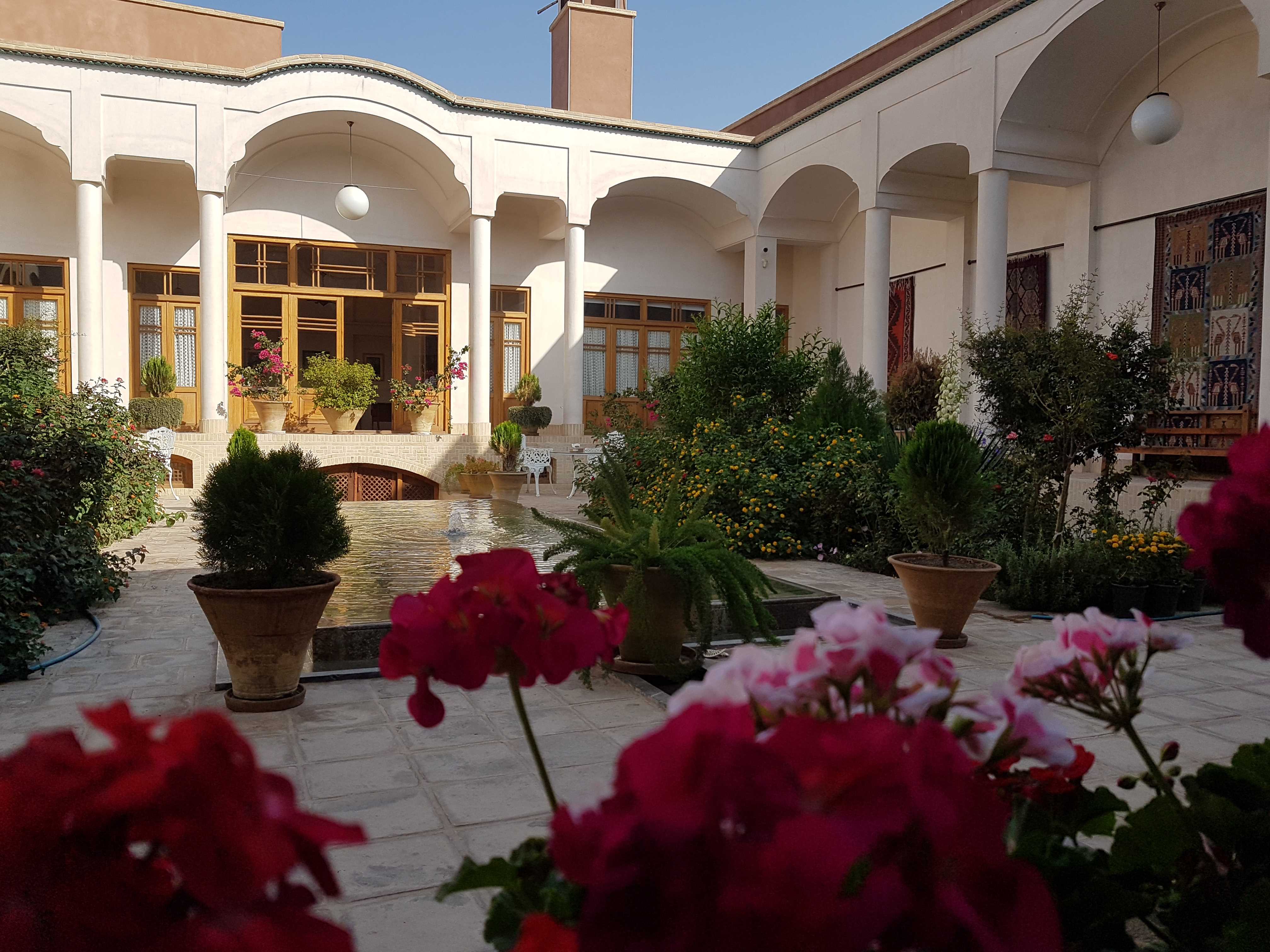 هتل درب باغ کاشان 