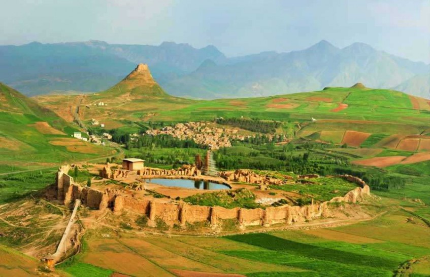 تخت-سلیمان-گنجینه-کوروش-کبیر